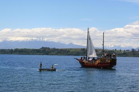 Schiff bei Puerto Varas